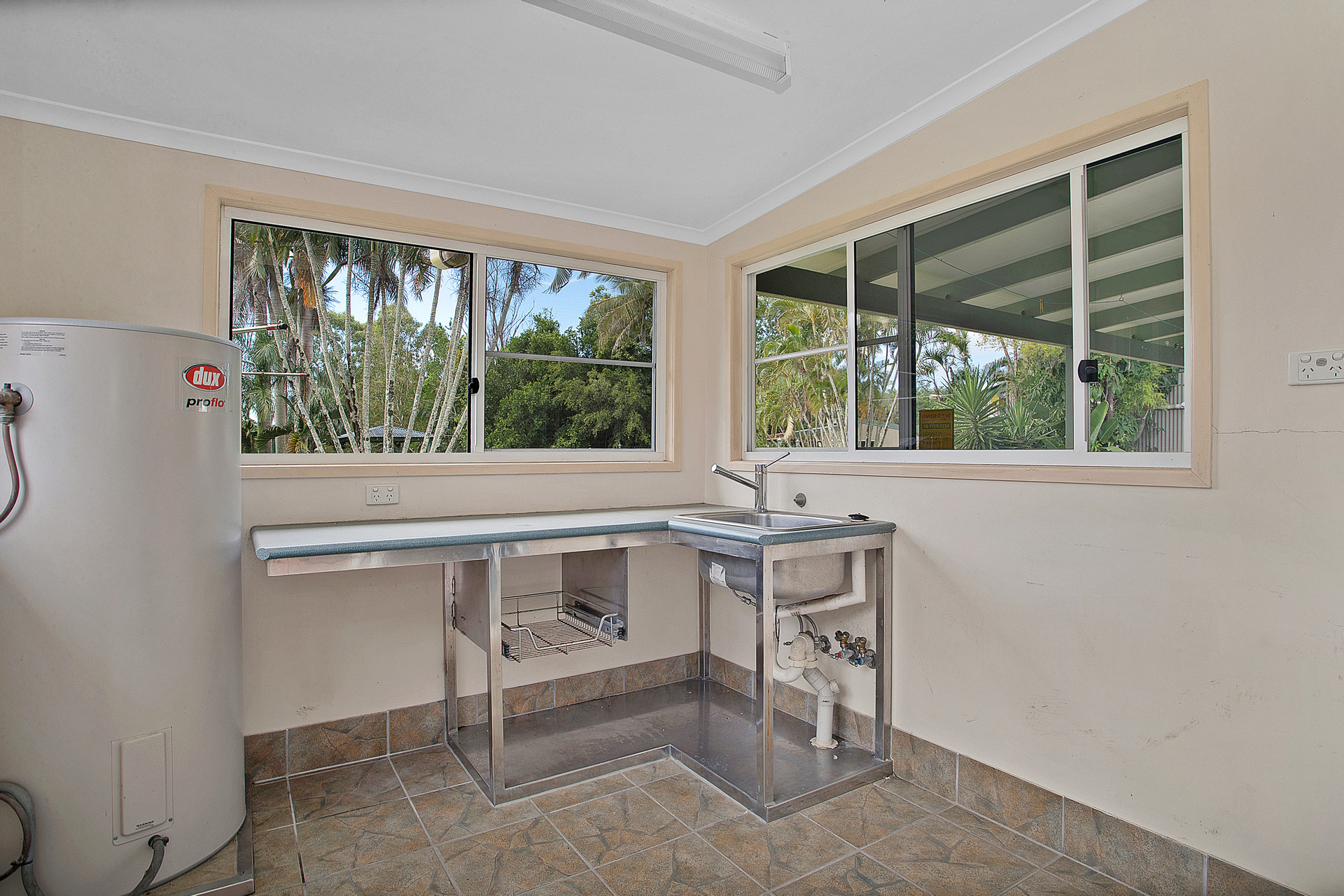 972 MackayEungella Road, Pleystowe QLD 4741 Blacks Real Estate