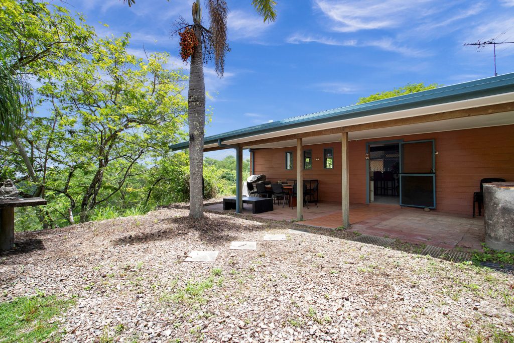 44 Thurgoods Road, Finch Hatton, QLD 4756 AUS