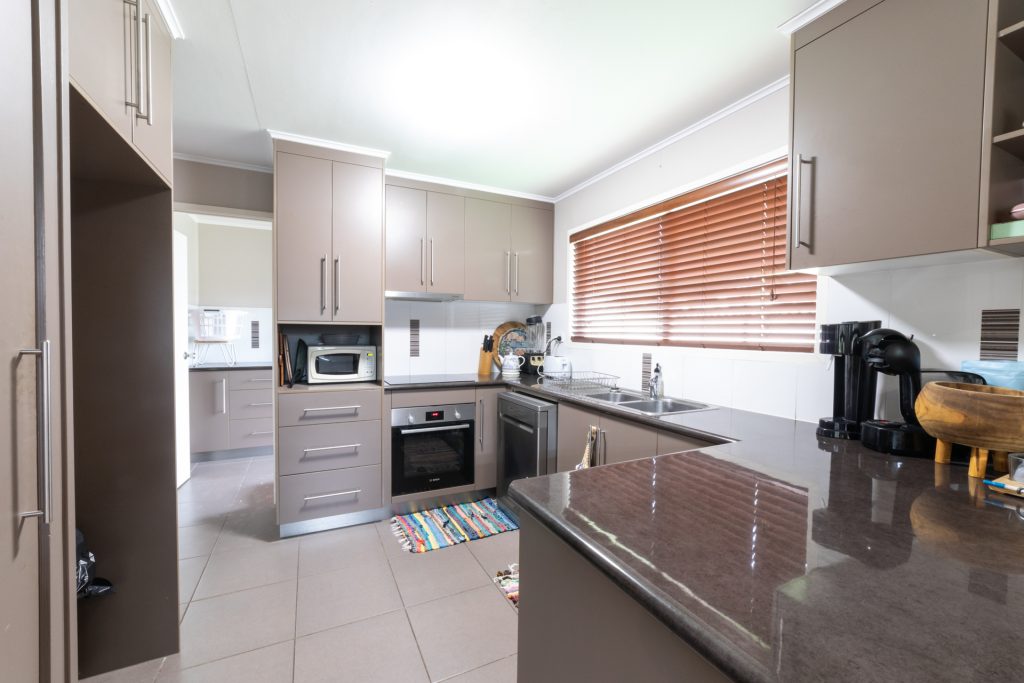 20 Spring Crescent, Dysart, QLD 4745 AUS