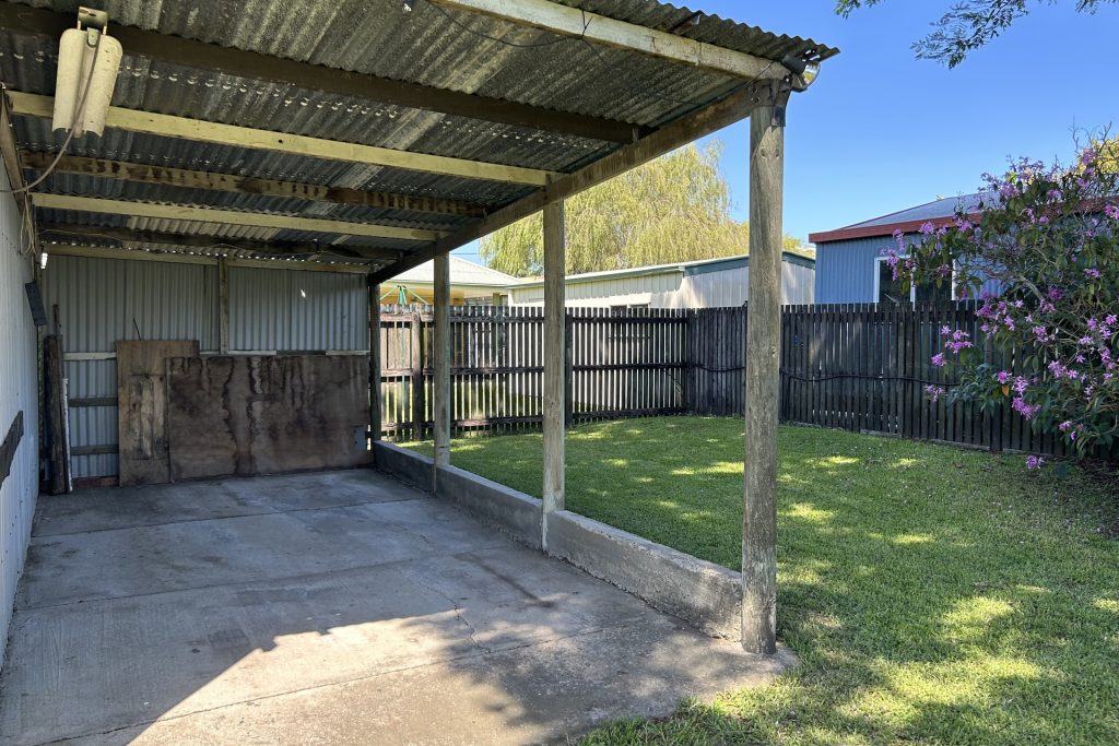 11 Hunter Street, West Mackay, QLD 4740 AUS