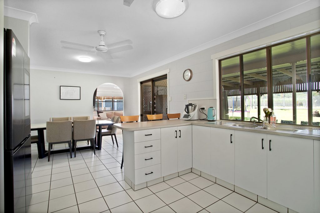 12 Coxs Road, Balnagowan, QLD 4740 AUS