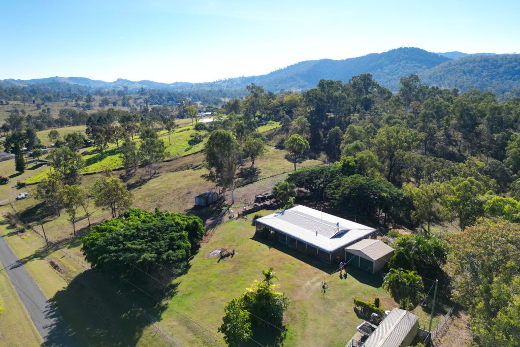 35 Lawrie Road, Sarina Range, QLD 4737 AUS