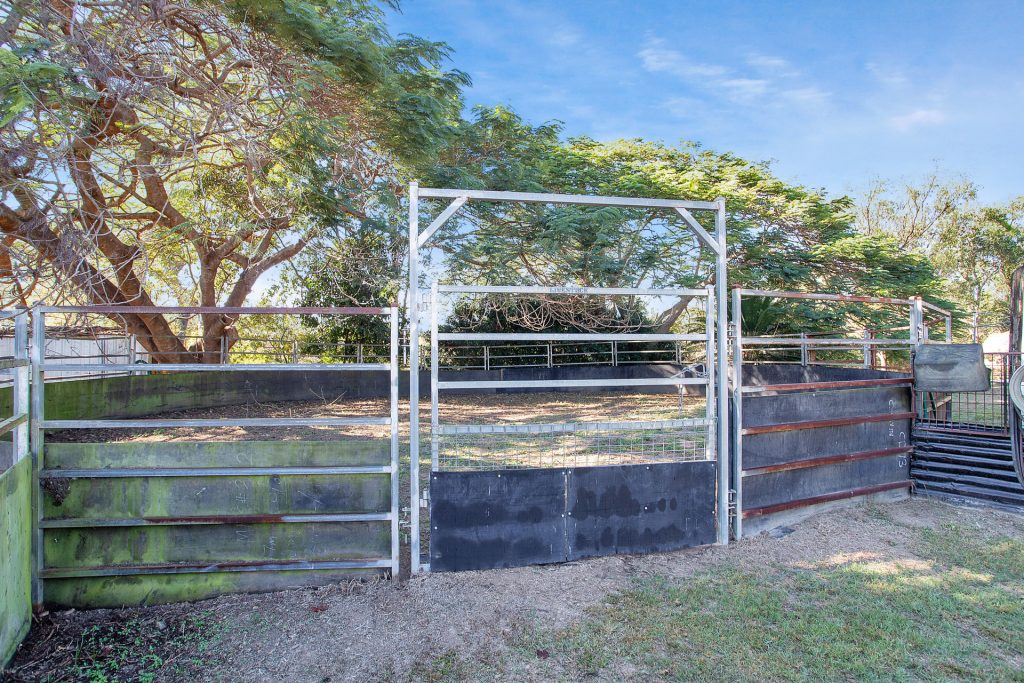 35 Lawrie Road, Sarina Range, QLD 4737 AUS