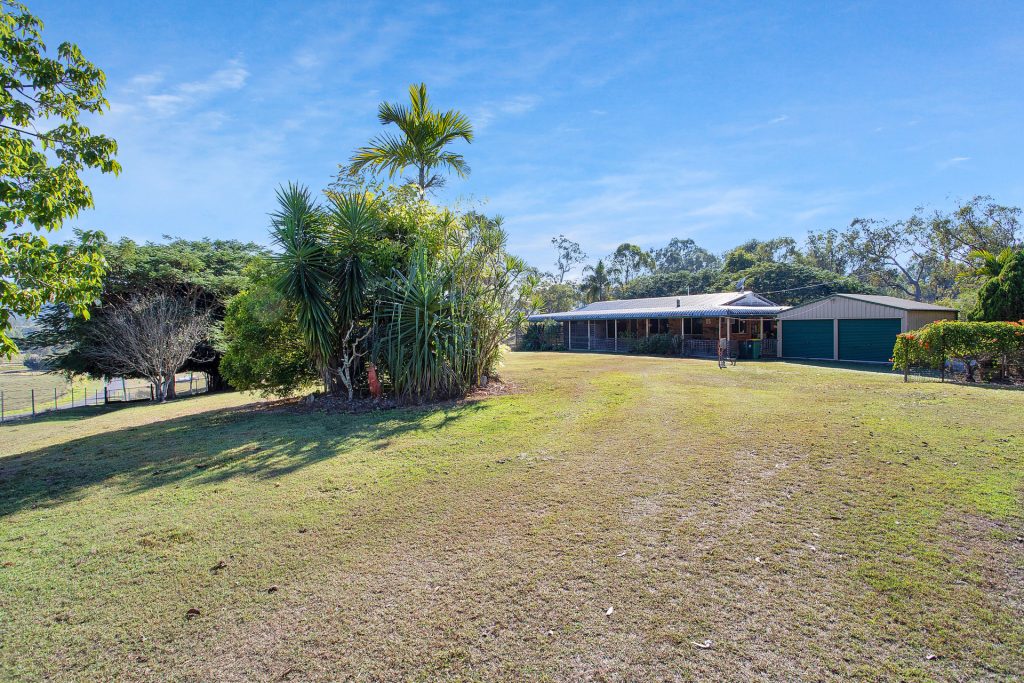 35 Lawrie Road, Sarina Range, QLD 4737 AUS