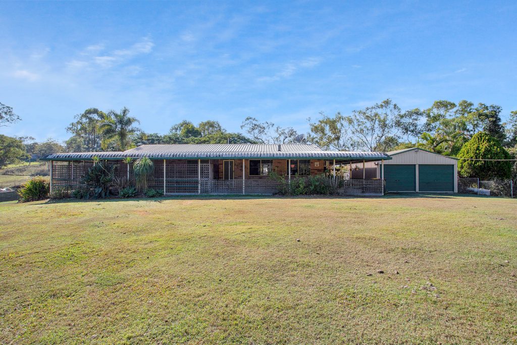 35 Lawrie Road, Sarina Range, QLD 4737 AUS