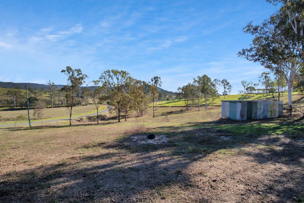 35 Lawrie Road, Sarina Range, QLD 4737 AUS