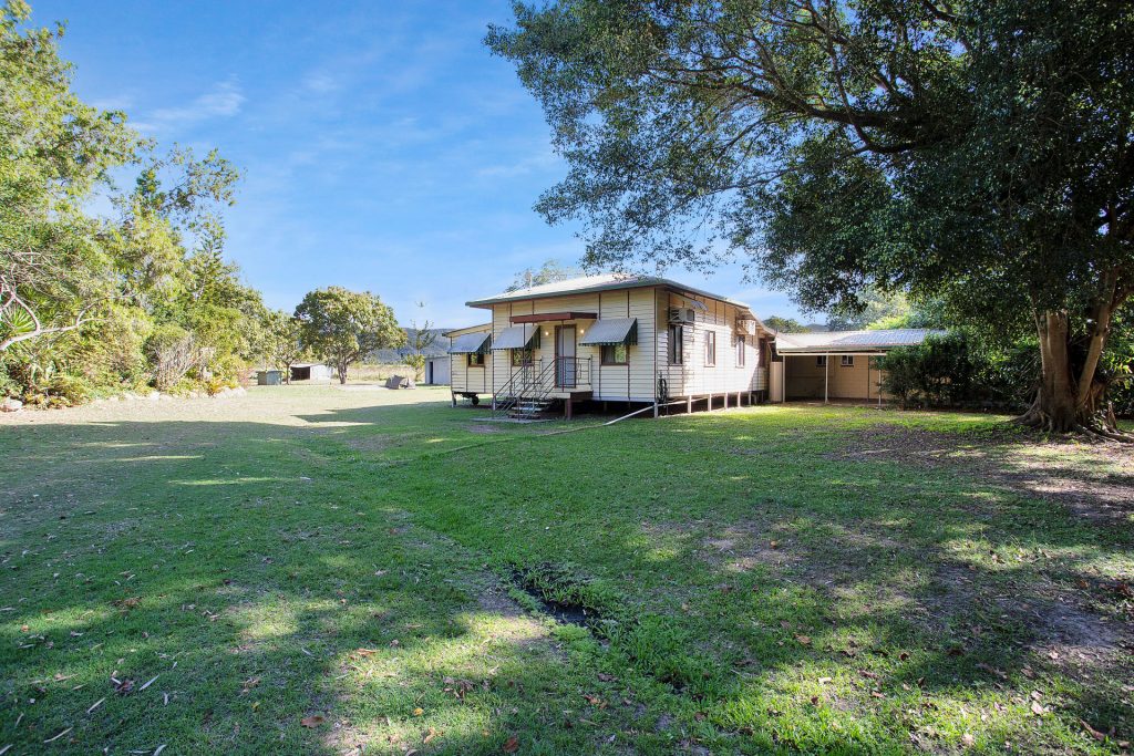 239-247 Oakenden Sarina Road, Oakenden, QLD 4741 AUS