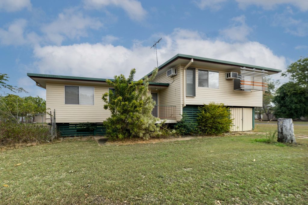 31 Cook Crescent, Dysart, QLD 4745 AUS