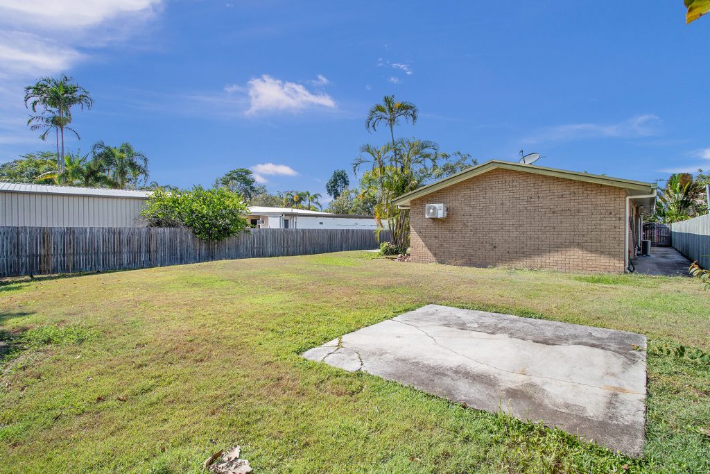 18 Kemp Street, Bucasia, QLD 4750 AUS