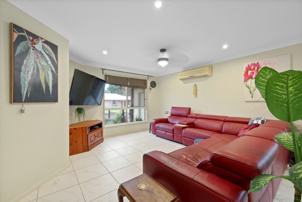 11 Botha Street, Blacks Beach, QLD 4740 AUS