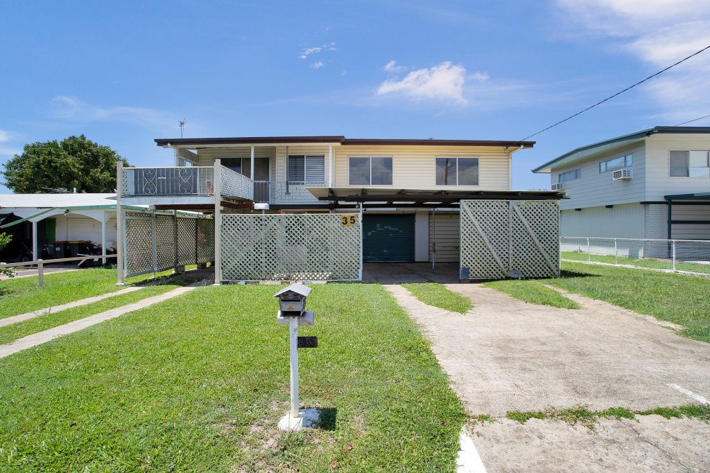 35 Tulloch Street, Ooralea, QLD 4740 AUS