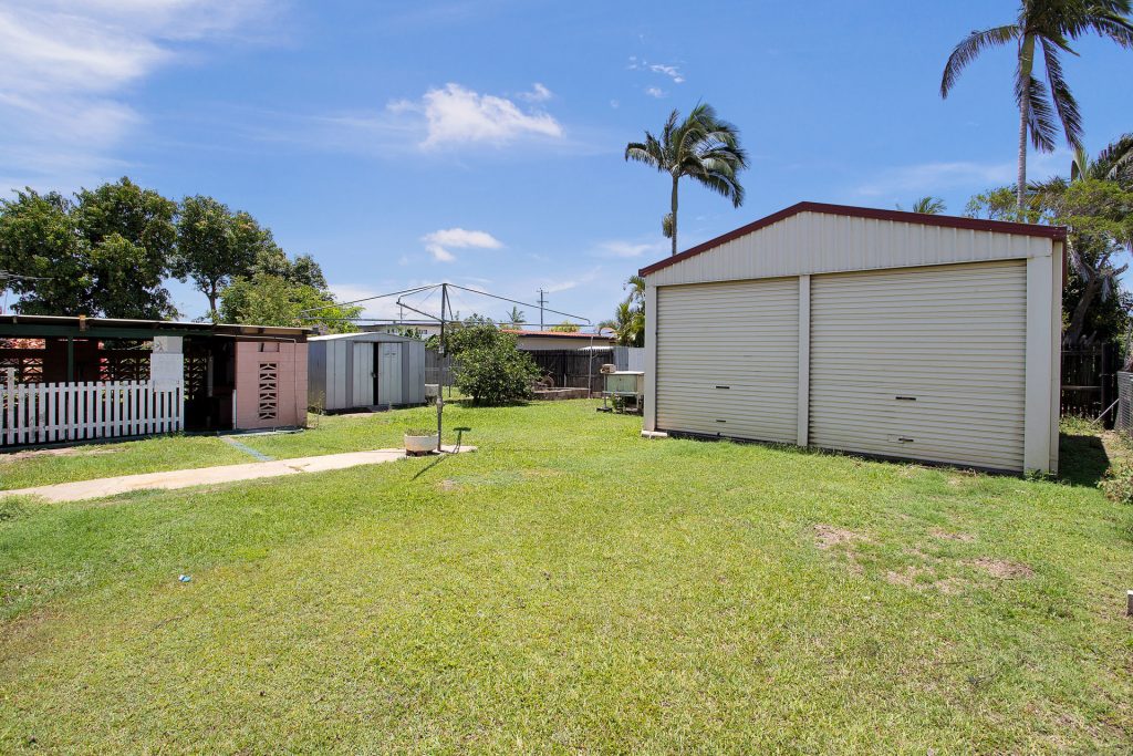 35 Tulloch Street, Ooralea, QLD 4740 AUS