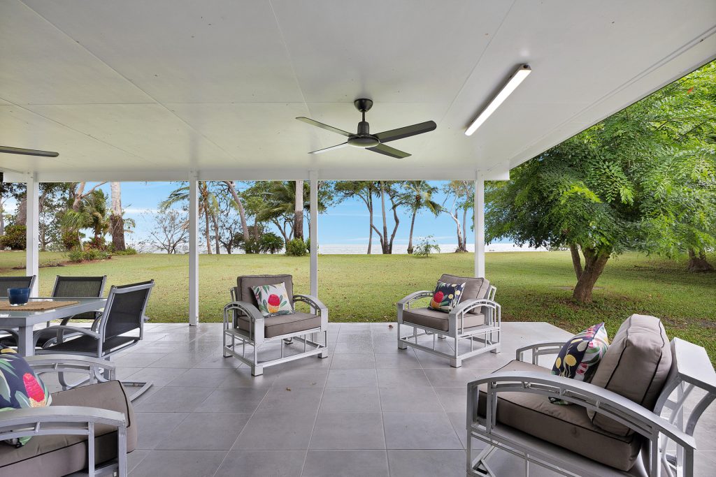 12 Murray Road, St Helens Beach, QLD 4798 AUS