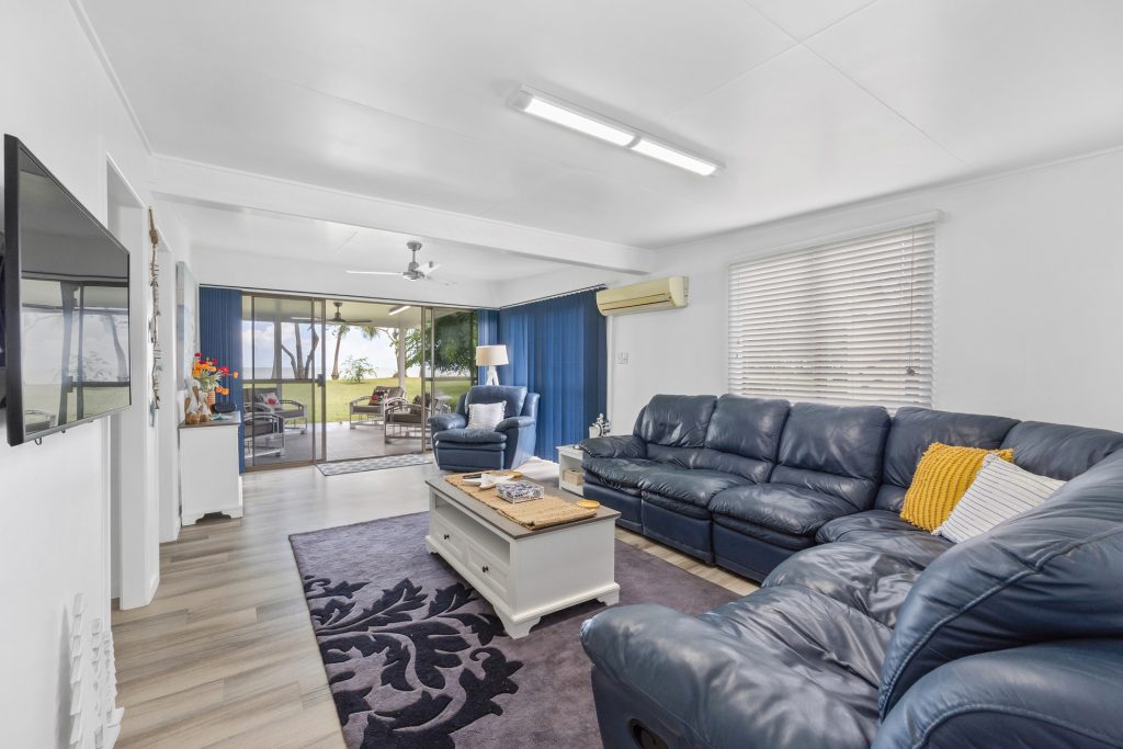 12 Murray Road, St Helens Beach, QLD 4798 AUS