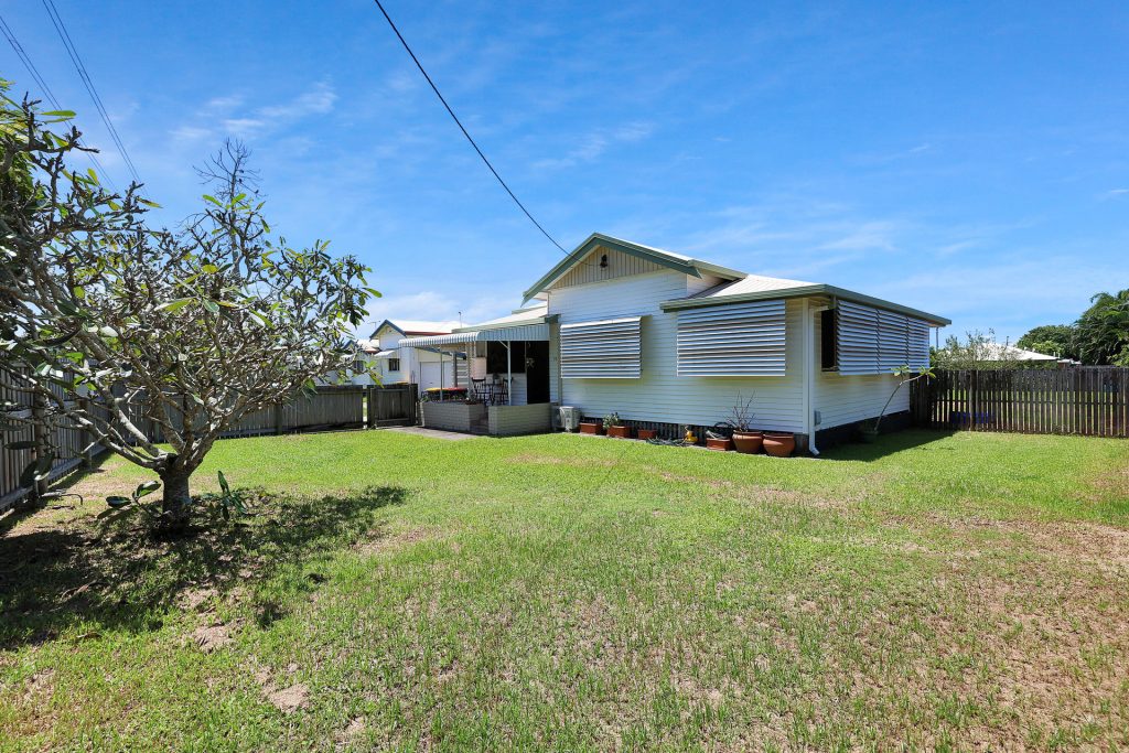 76 Lagoon Street, West Mackay, QLD 4740 AUS