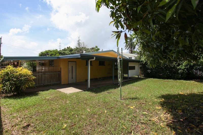 25 Streeter Avenue, West Mackay, QLD 4740 AUS