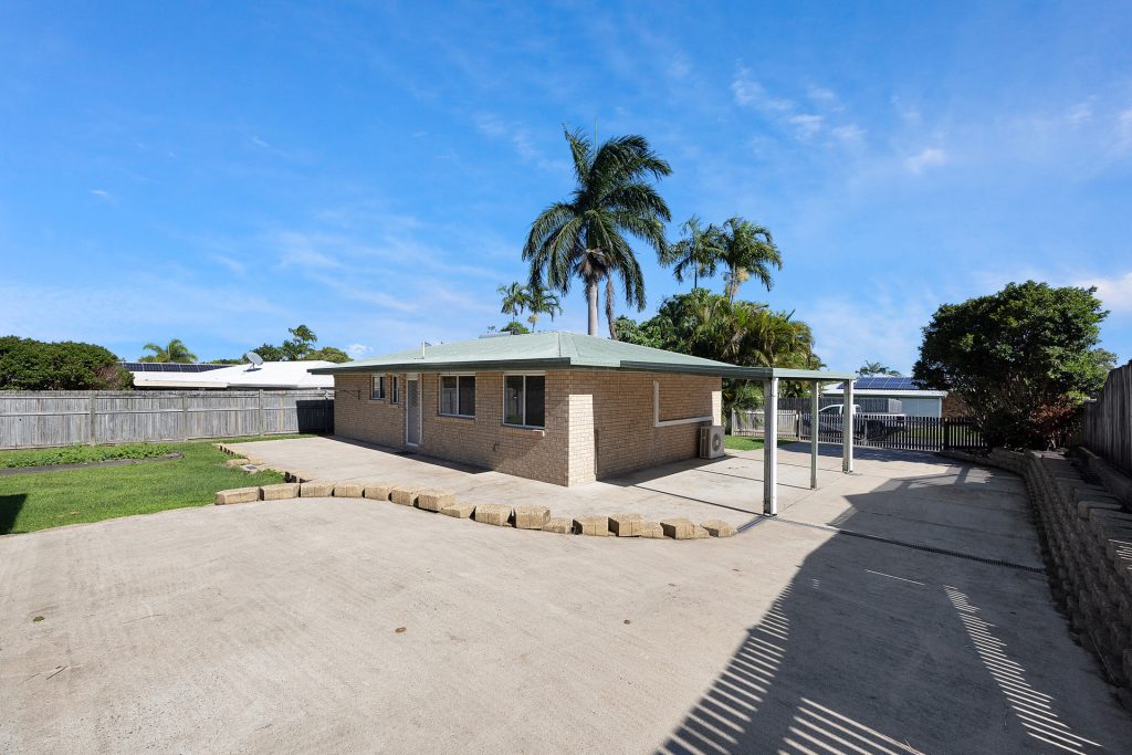 6 Danelles Way, Eimeo, QLD 4740 AUS