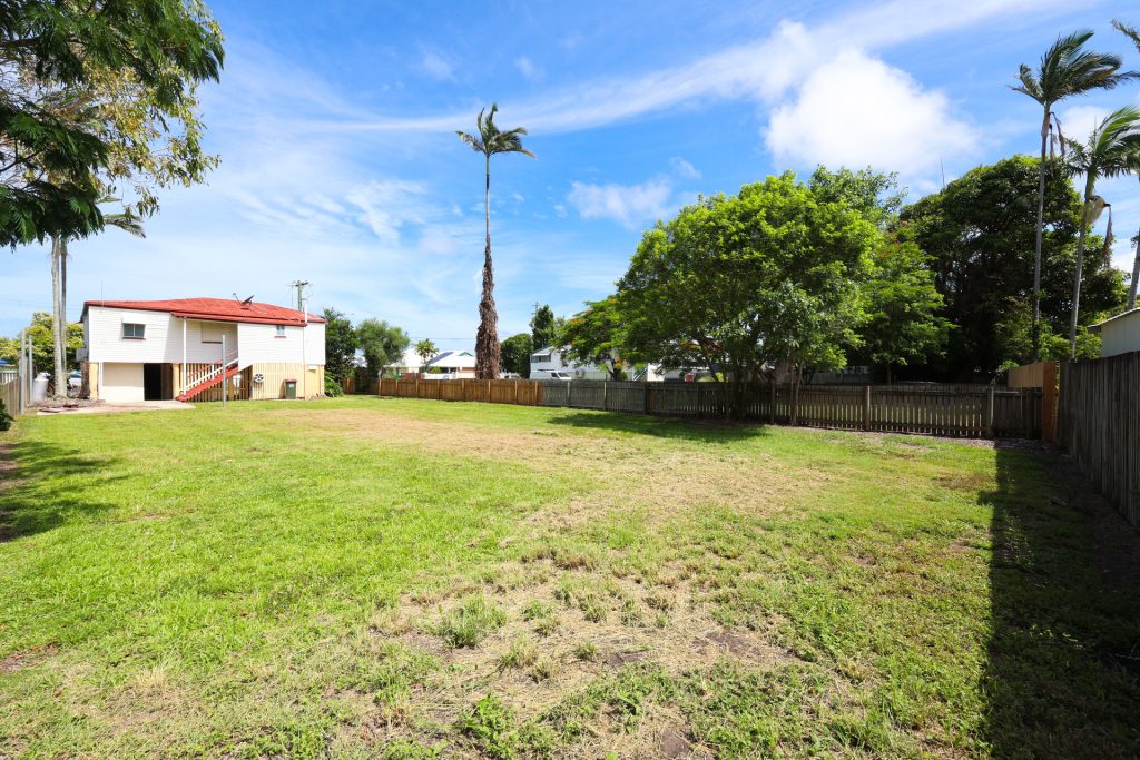 16,18 Mcintyre Street, East Mackay, QLD 4740 AUS