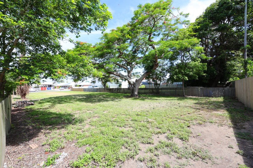 16,18 Mcintyre Street, East Mackay, QLD 4740 AUS