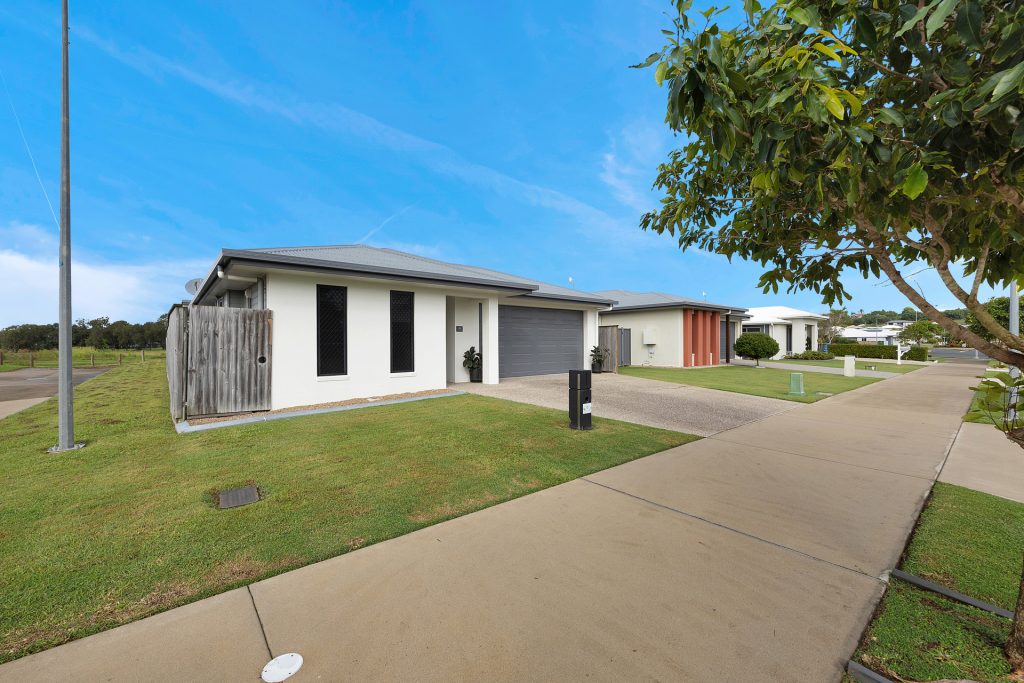 18 Darcy Boulevarde, Beaconsfield, QLD 4740 AUS