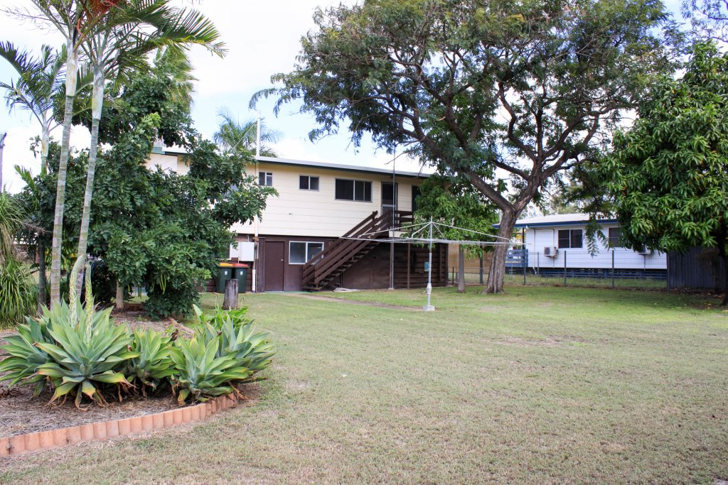 9 Middle Crescent, Dysart, QLD 4745 AUS