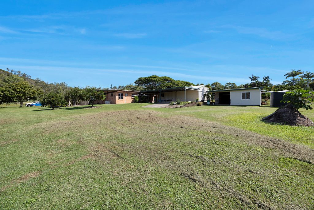 1141 Sarina Beach Road, Sarina Beach, QLD 4737 AUS