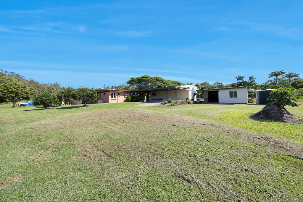 1141 Sarina Beach Road, Sarina Beach, QLD 4737 AUS