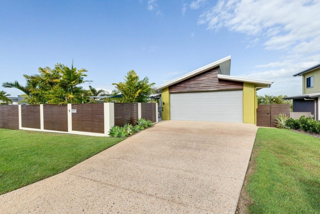 9 Stephanie Court, Glenella, QLD 4740 AUS