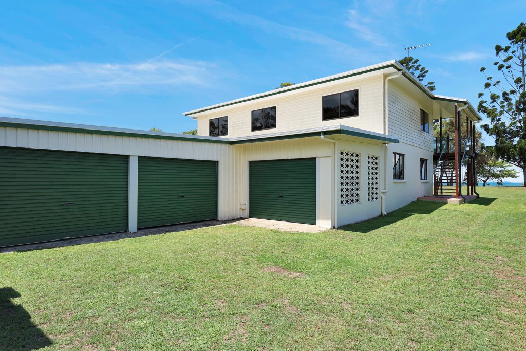 22 Murray Road, St Helens Beach, QLD 4798 AUS