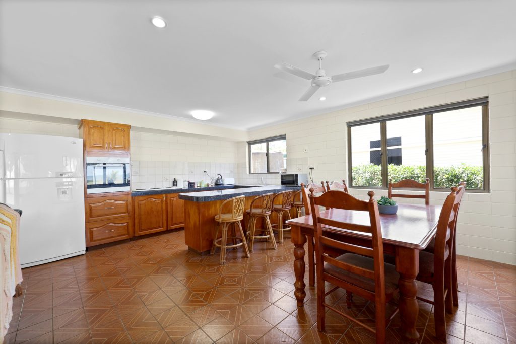 22 Murray Road, St Helens Beach, QLD 4798 AUS