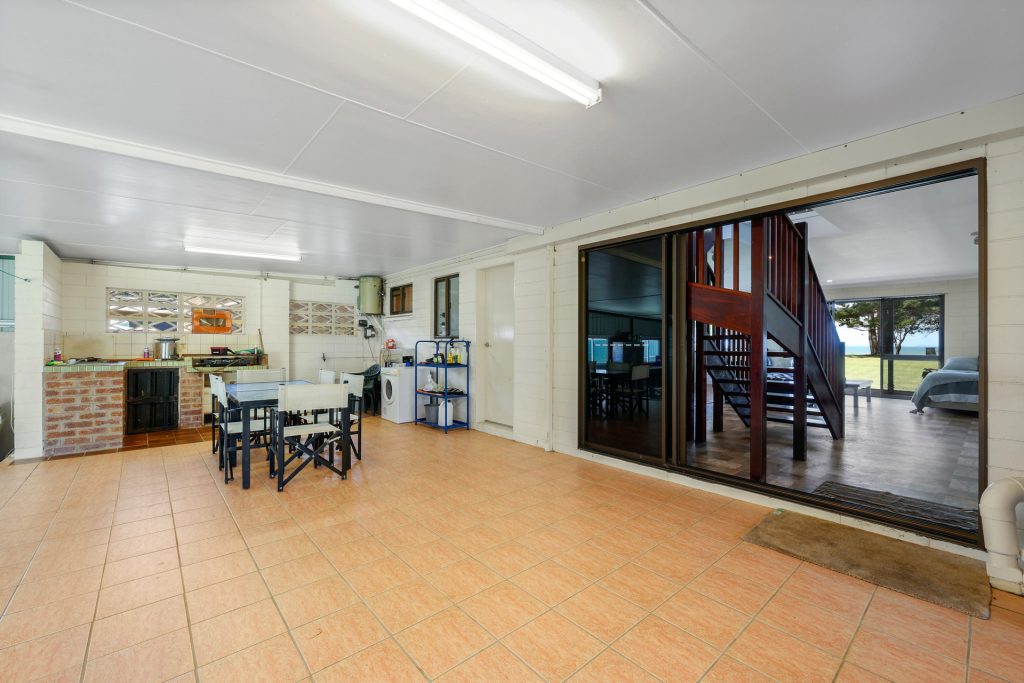 22 Murray Road, St Helens Beach, QLD 4798 AUS