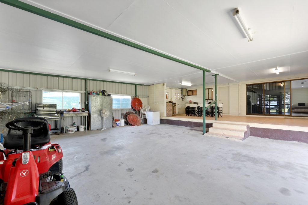 22 Murray Road, St Helens Beach, QLD 4798 AUS