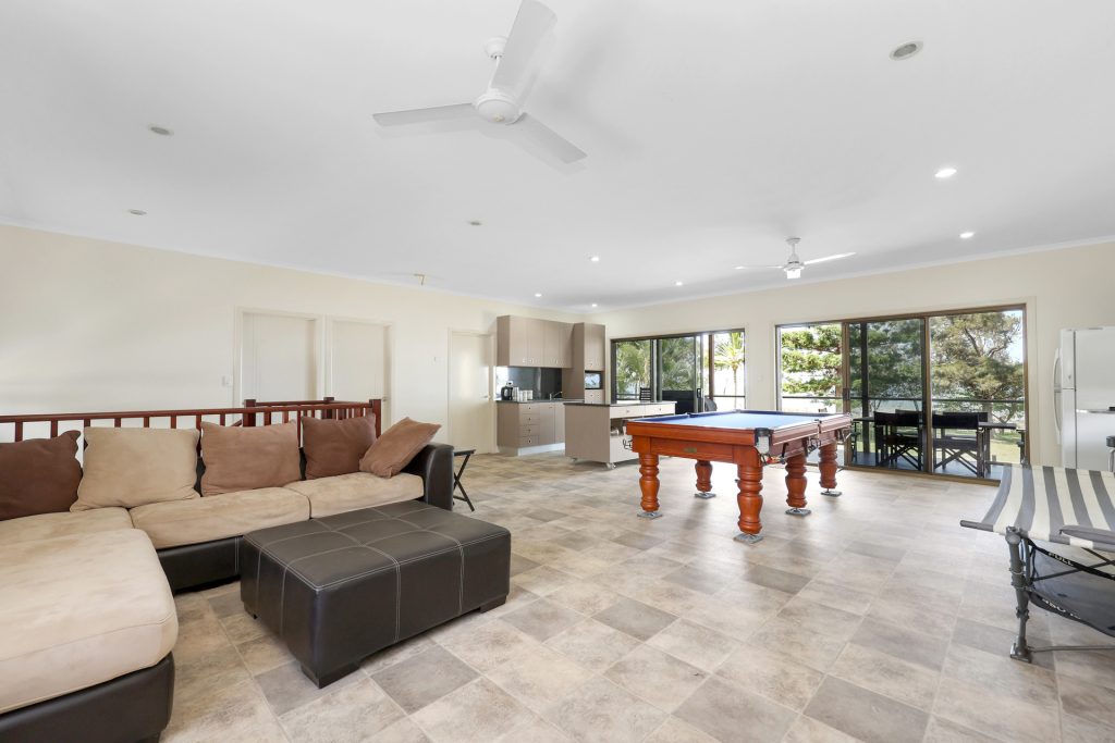 22 Murray Road, St Helens Beach, QLD 4798 AUS