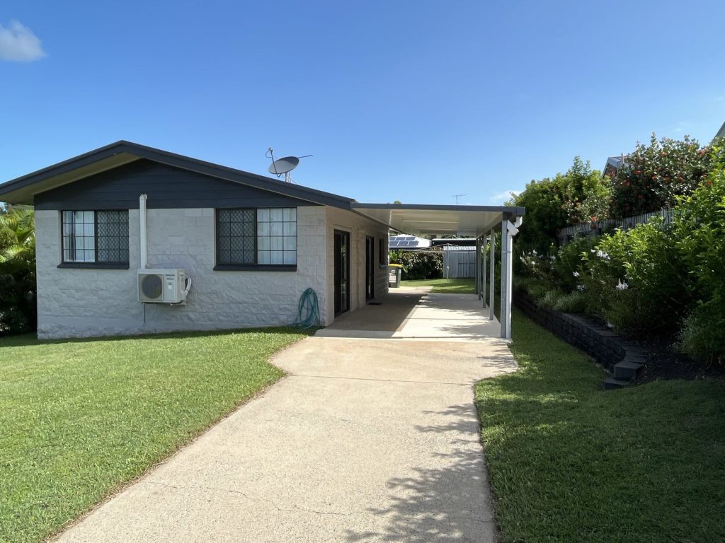 1 Dell Court, Beaconsfield, QLD 4740 AUS