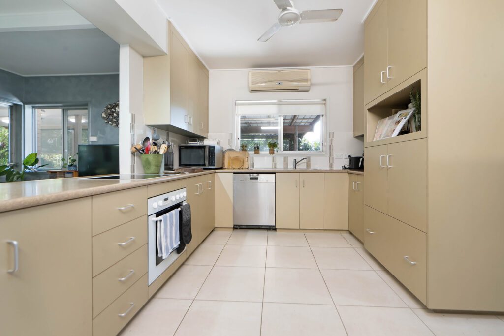 3 Quail Street, Slade Point, QLD 4740 AUS