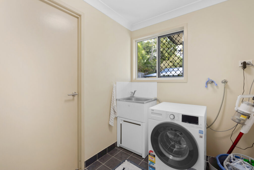 6/8 Admiral Drive, Dolphin Heads, QLD 4740 AUS