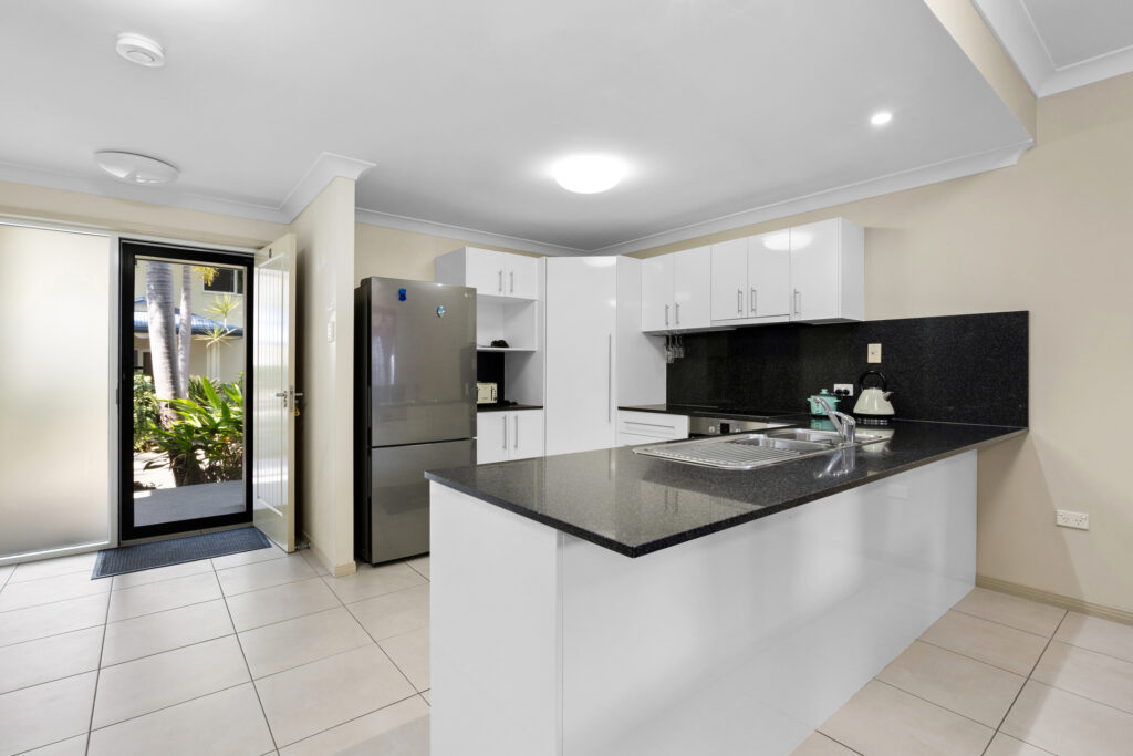 6/8 Admiral Drive, Dolphin Heads, QLD 4740 AUS