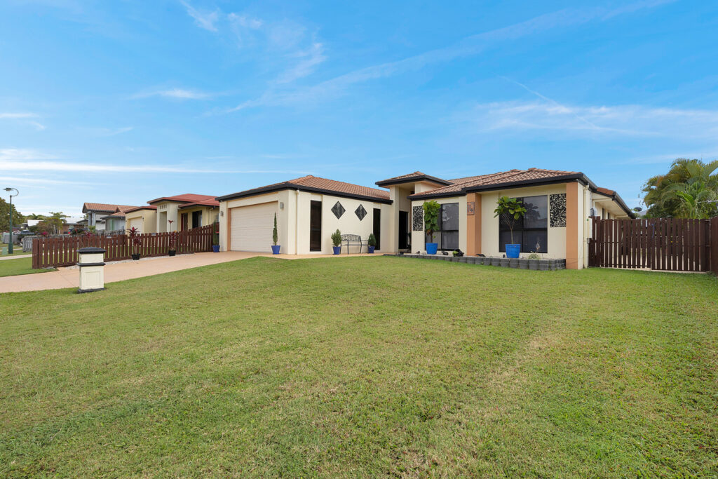 14 Centennial Drive, Glenella, QLD 4740 AUS