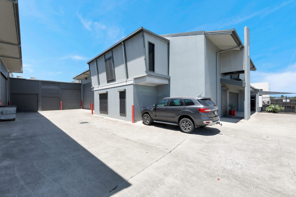 1 & 2/12 Platinum Court, Paget, QLD 4740 AUS