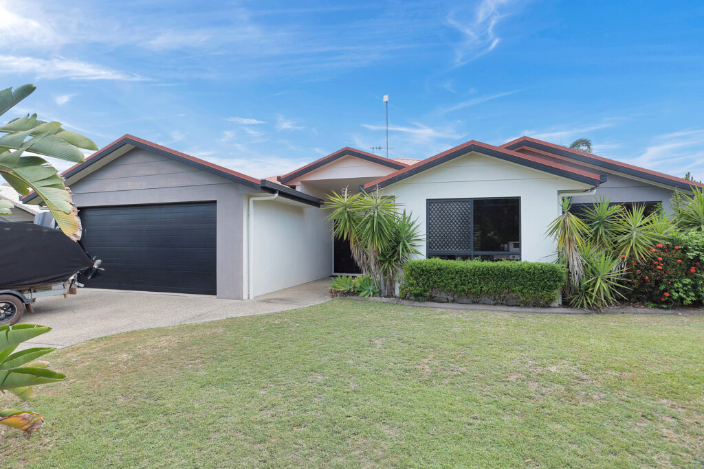 11 Francey Drive, Glenella, QLD 4740 AUS