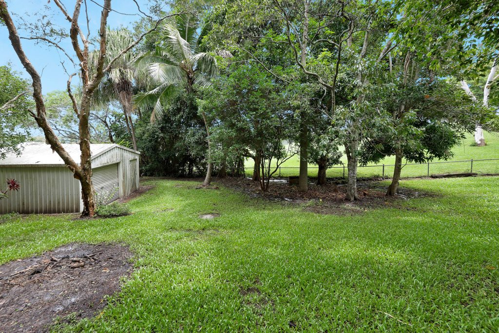 11 Kinnon Street, Glenella, QLD 4740 AUS