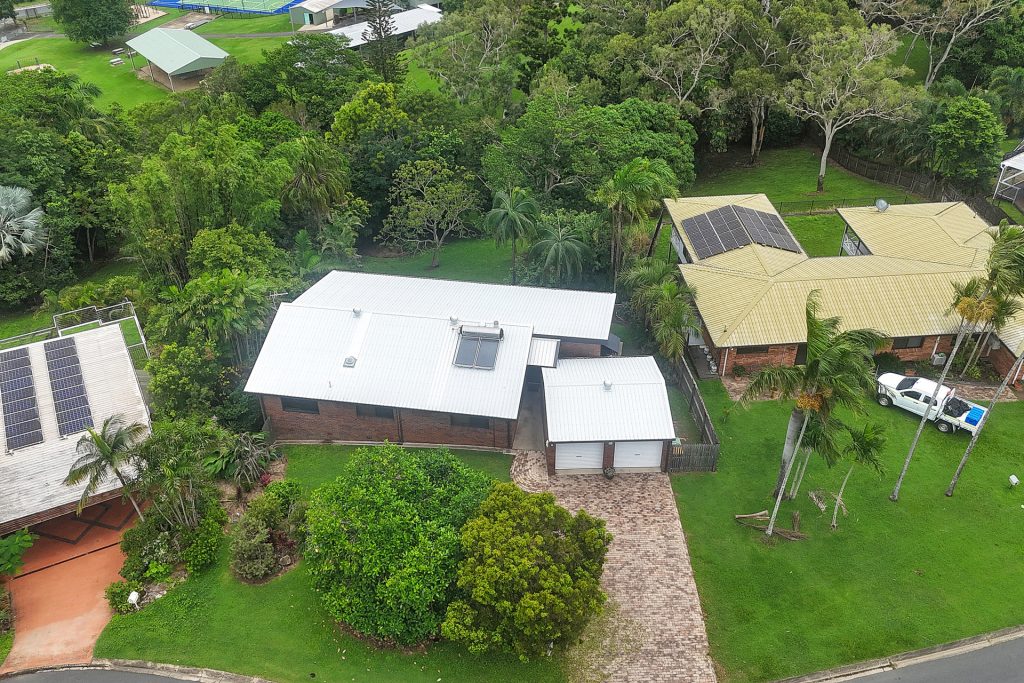 11 Kinnon Street, Glenella, QLD 4740 AUS