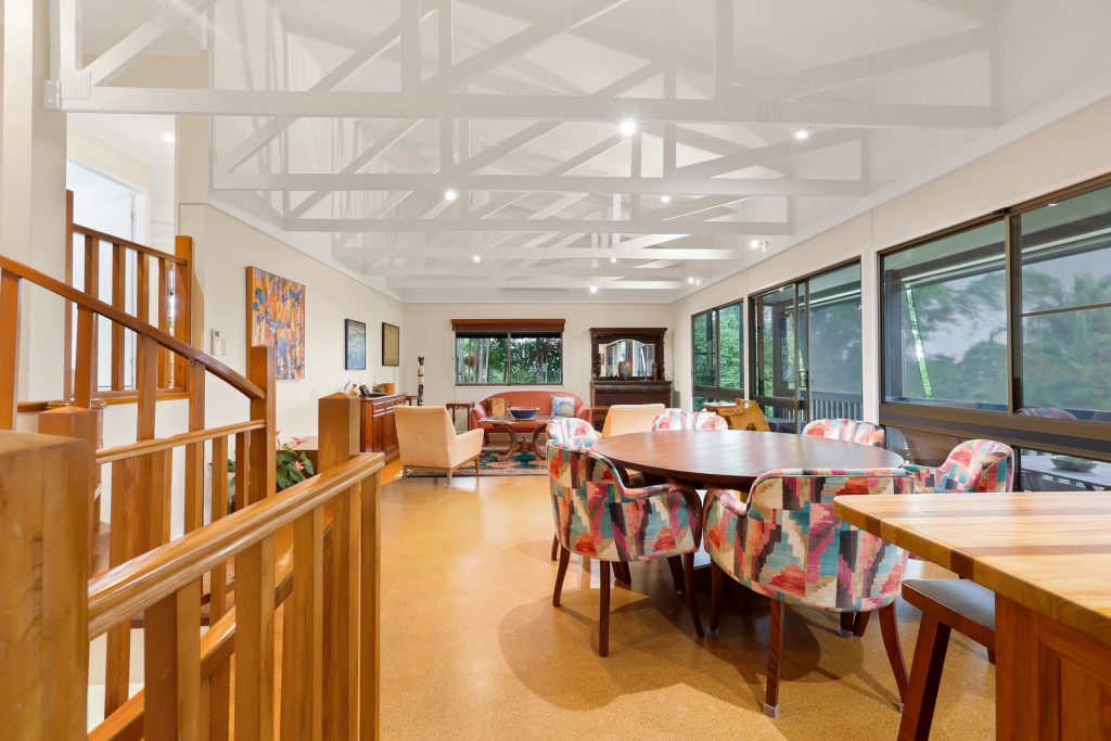 11 Kinnon Street, Glenella, QLD 4740 AUS