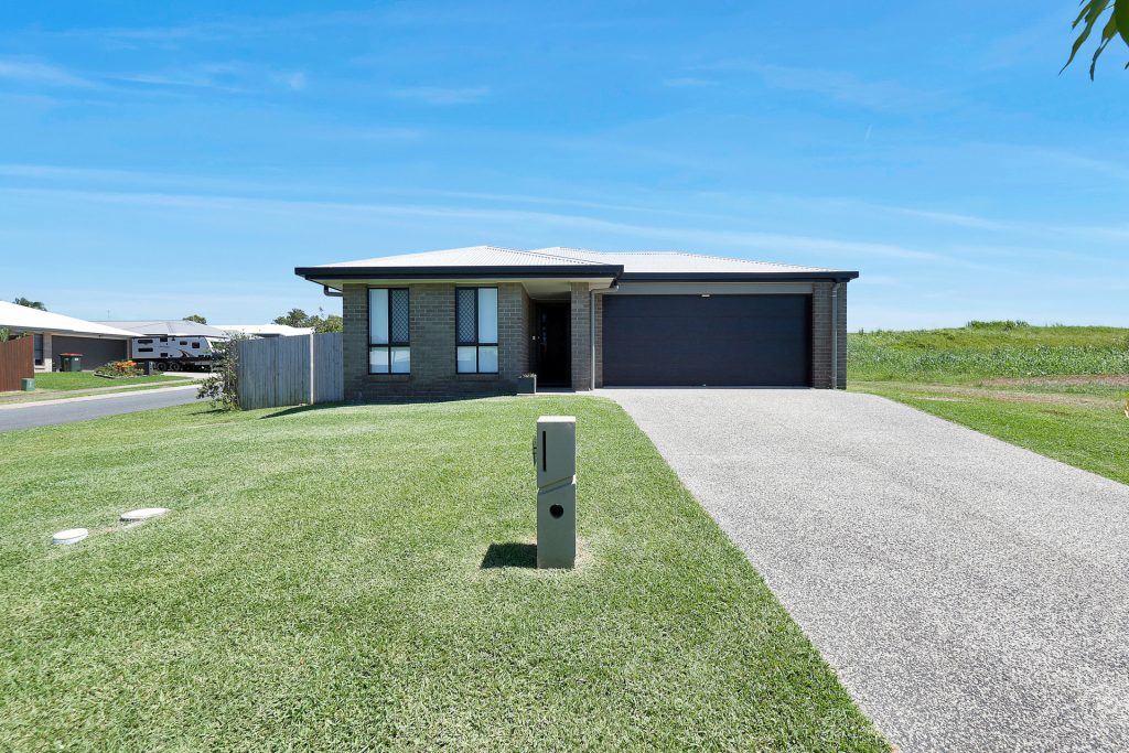 1 Beale Crescent, Rural View, QLD 4740 AUS