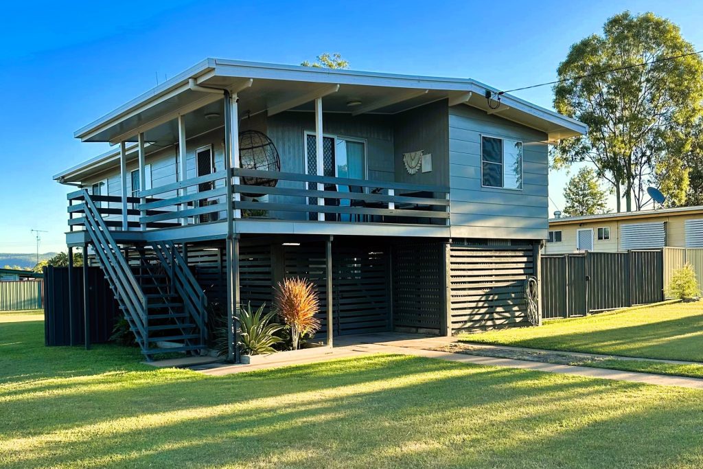 10 Fisher Street, Dysart, QLD 4745 AUS