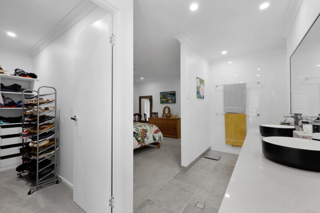 6 Panoramic Drive, Sarina, QLD 4737 AUS