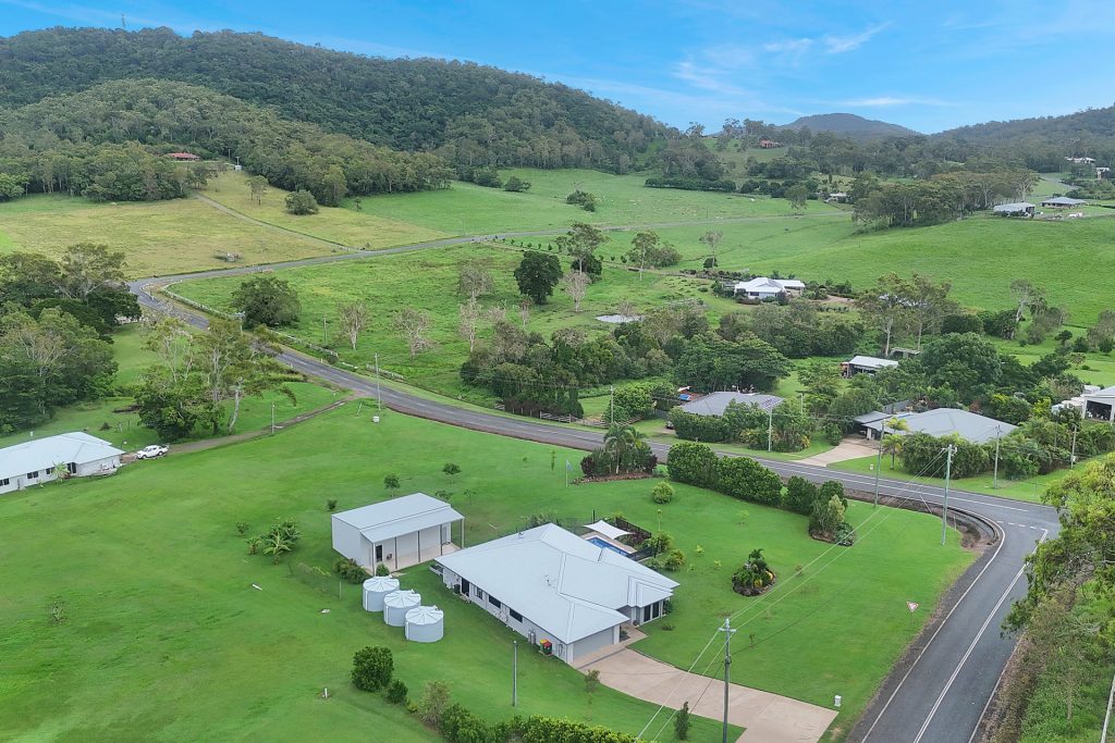 6 Panoramic Drive, Sarina, QLD 4737 AUS