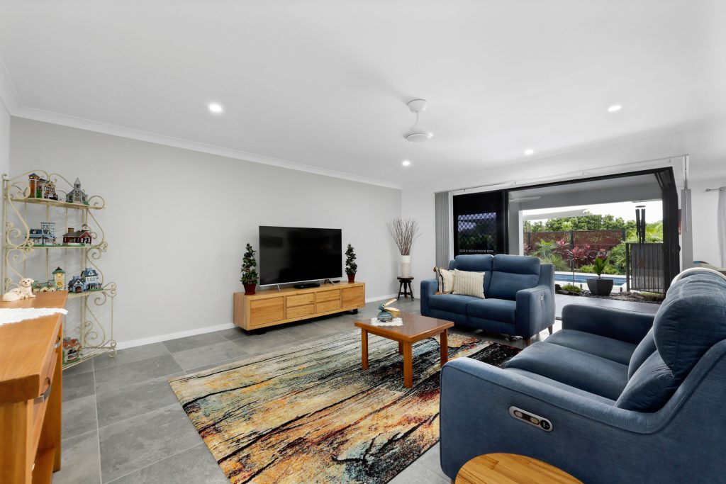 6 Panoramic Drive, Sarina, QLD 4737 AUS