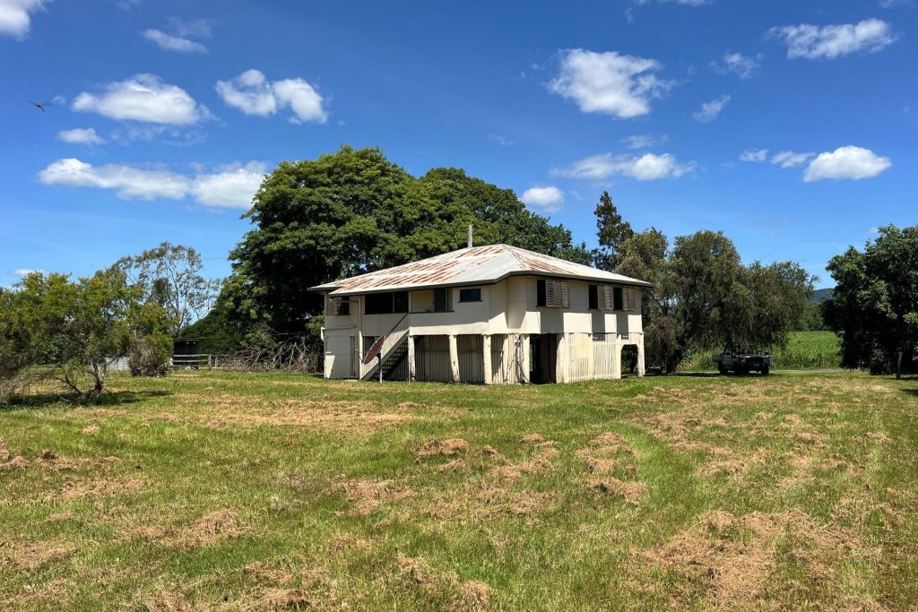 35 Pratt Road, Calen, QLD 4798 AUS