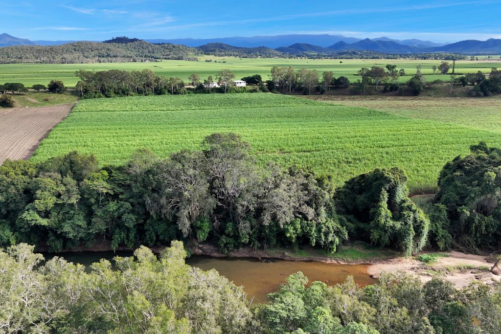 151 R Watts Road, Benholme, QLD 4754 AUS